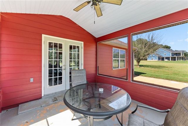 286 Middle Fork Lane, Carnesville, GA 30521