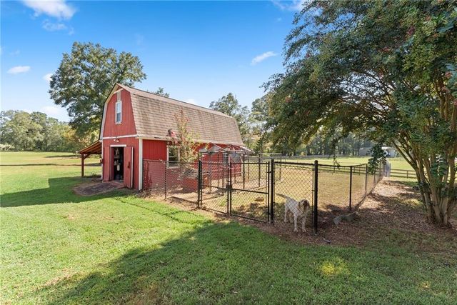 286 Middle Fork Lane, Carnesville, GA 30521
