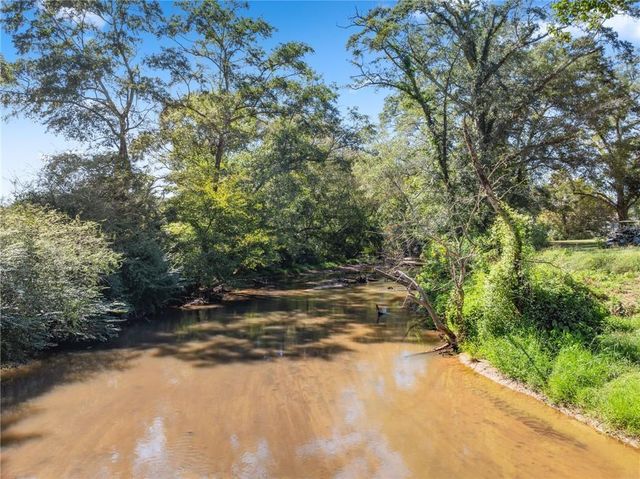 286 Middle Fork Lane, Carnesville, GA 30521