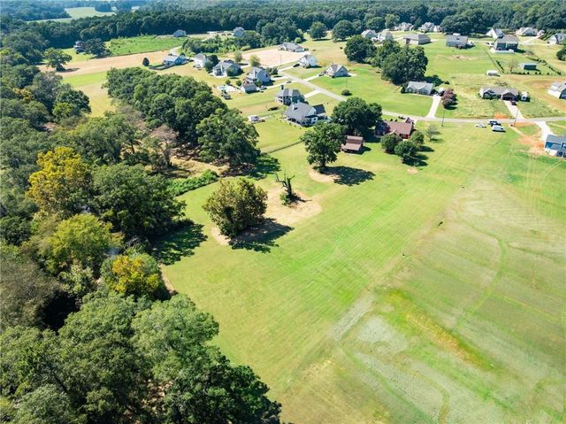 286 Middle Fork Lane, Carnesville, GA 30521