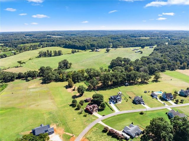 286 Middle Fork Lane, Carnesville, GA 30521