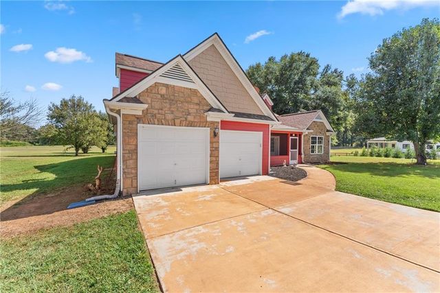 286 Middle Fork Lane, Carnesville, GA 30521