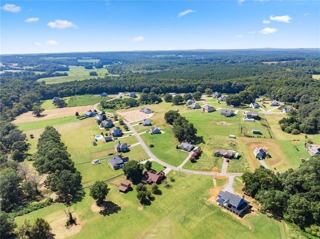 286 Middle Fork Lane, Carnesville, GA 30521
