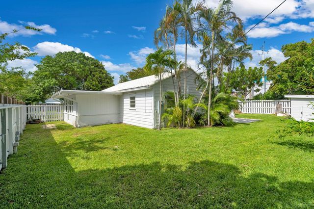 375 Orange Way, West Palm Beach, FL 33405