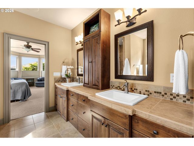 2517 Ne 163RD St, Ridgefield, WA 98642