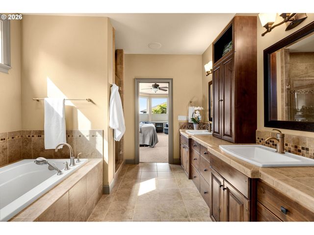 2517 Ne 163RD St, Ridgefield, WA 98642