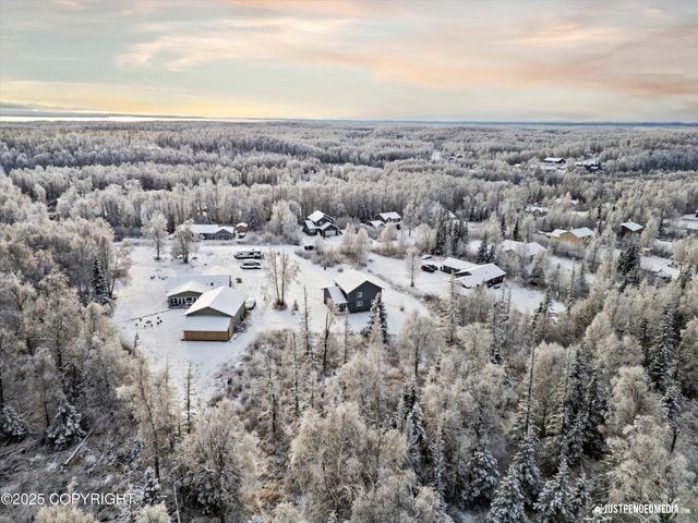 4215 S Gon Fishin Drive, Wasilla, AK 99654