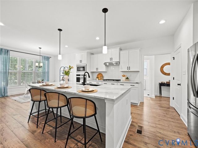 11730 Riverboat Dr, Chester, VA 23836