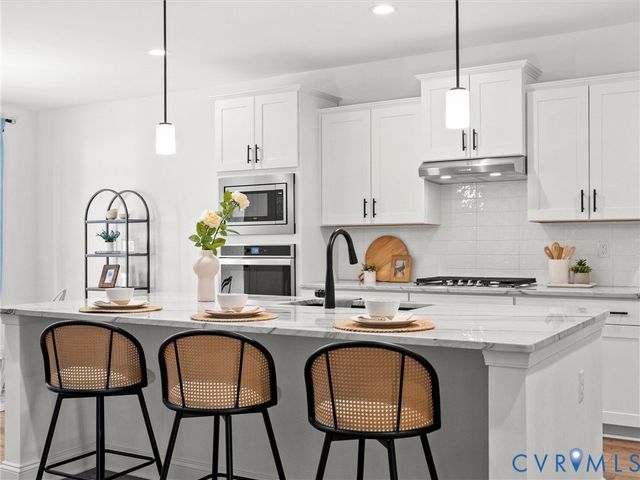 11730 Riverboat Dr, Chester, VA 23836