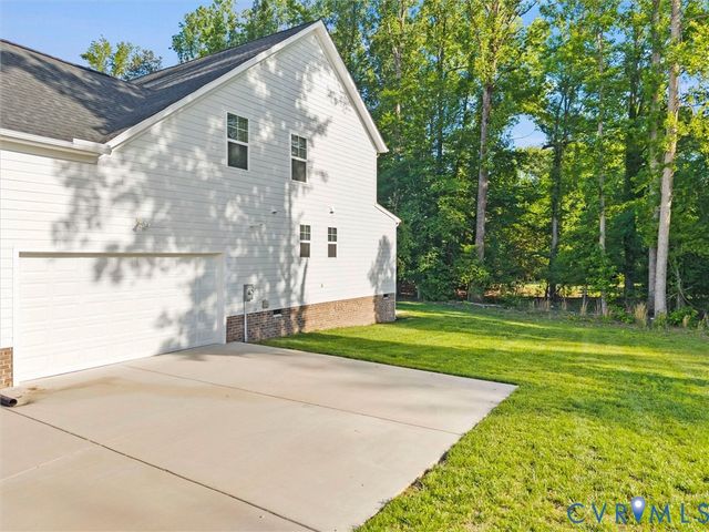 11730 Riverboat Dr, Chester, VA 23836