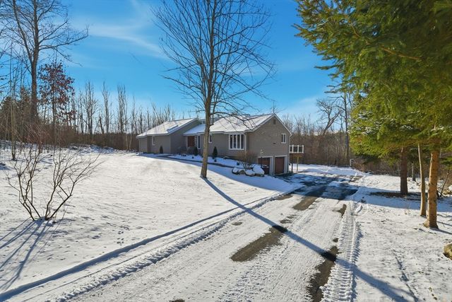 57 Beebe Rd, Wilbraham, MA 01095