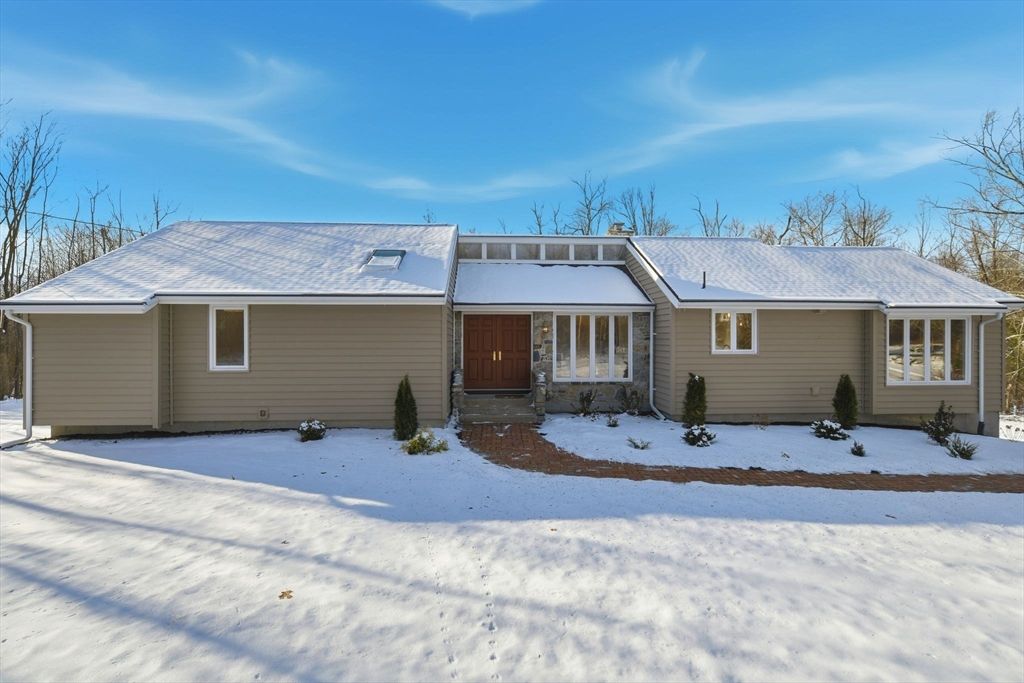 57 Beebe Rd, Wilbraham, MA 01095