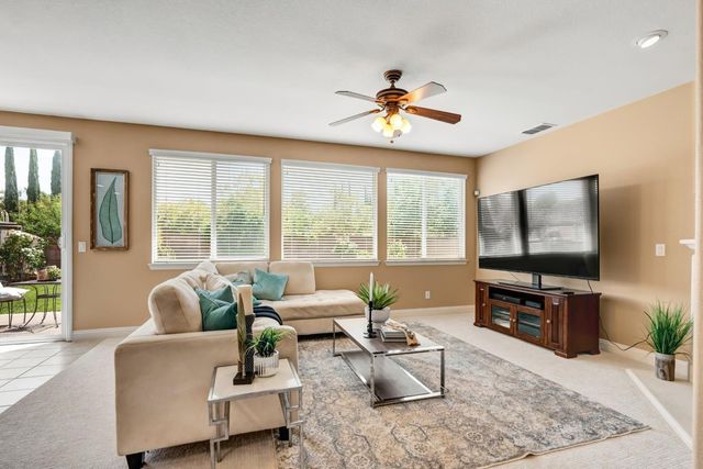 11836 Slate Falls Way, Rancho Cordova, CA 95742