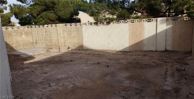 2021 San Simeon Street, Las Vegas, NV 89108