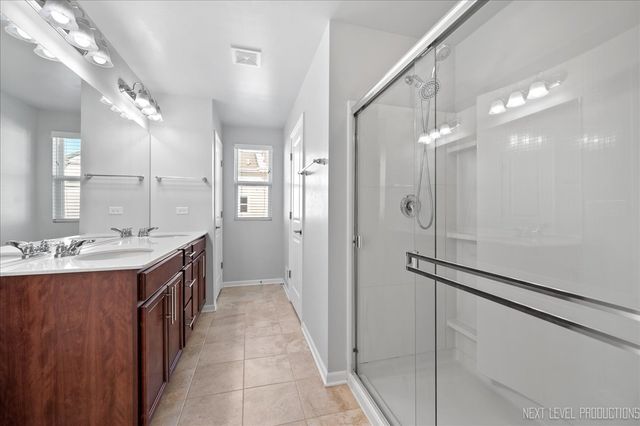 3543 Kemper Drive, Woodridge, IL 60517