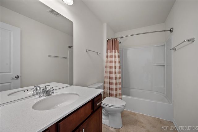 3543 Kemper Drive, Woodridge, IL 60517