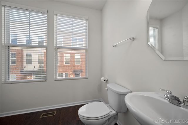 3543 Kemper Drive, Woodridge, IL 60517