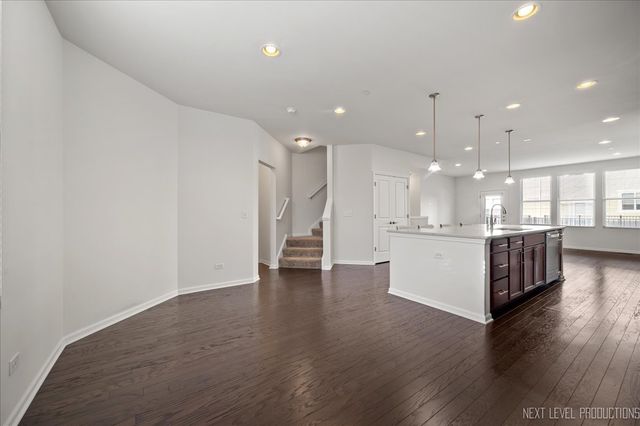 3543 Kemper Drive, Woodridge, IL 60517