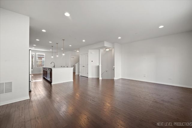 3543 Kemper Drive, Woodridge, IL 60517