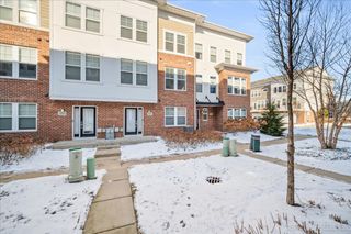 3543 Kemper Drive, Woodridge, IL 60517