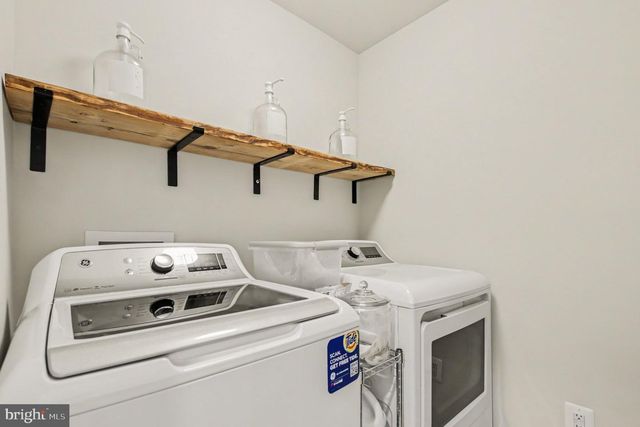 9510 HILLCREST DR, Fredericksburg, VA 22407