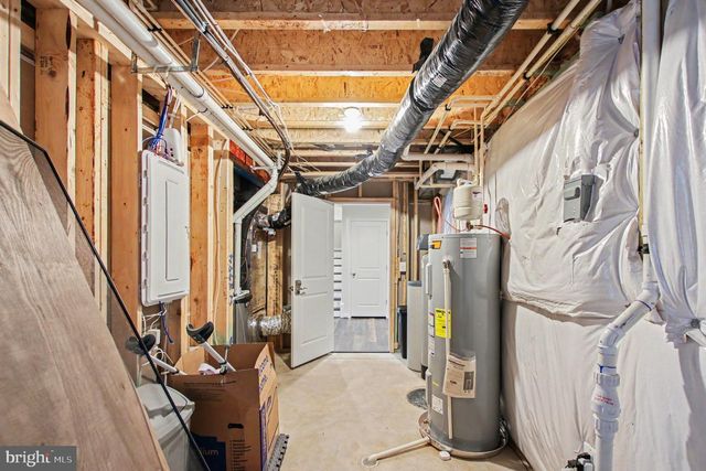 9510 HILLCREST DR, Fredericksburg, VA 22407