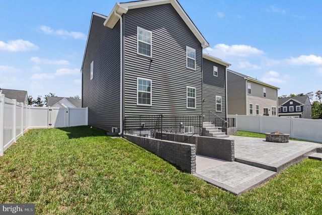 9510 HILLCREST DR, Fredericksburg, VA 22407