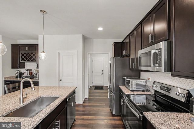 9510 HILLCREST DR, Fredericksburg, VA 22407