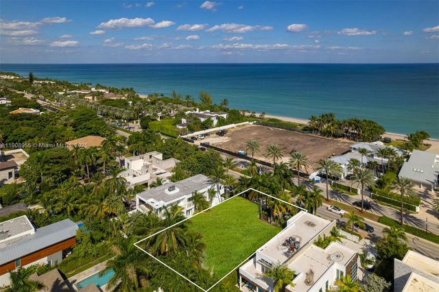 284 Ocean Blvd, Golden Beach, FL 33160