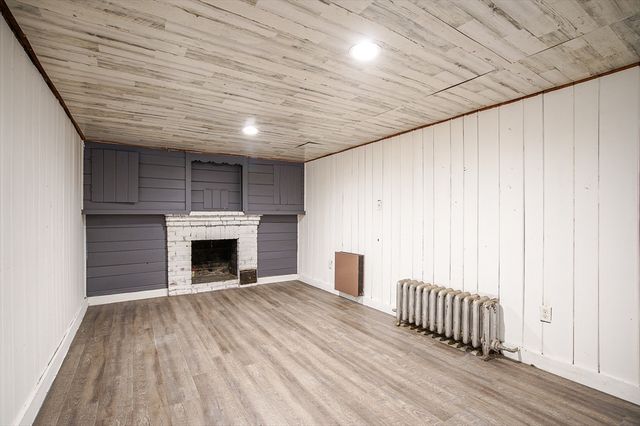 27 Campbell Dr, Agawam, MA 01001