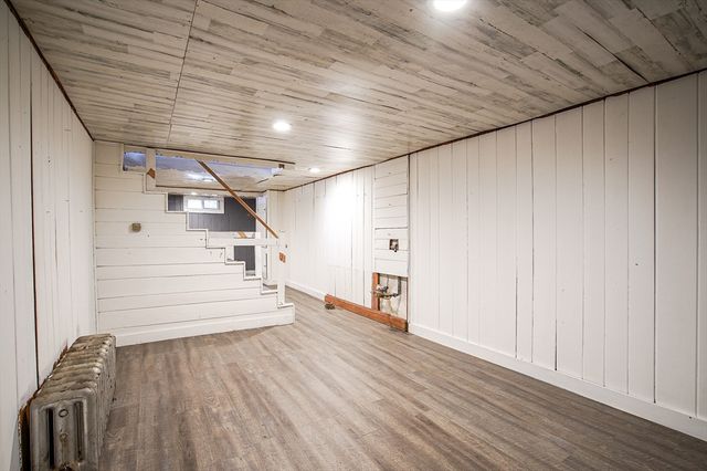 27 Campbell Dr, Agawam, MA 01001