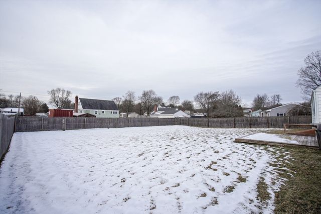 27 Campbell Dr, Agawam, MA 01001