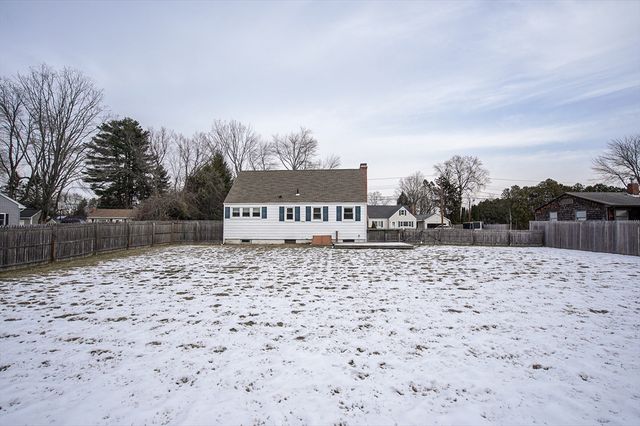 27 Campbell Dr, Agawam, MA 01001