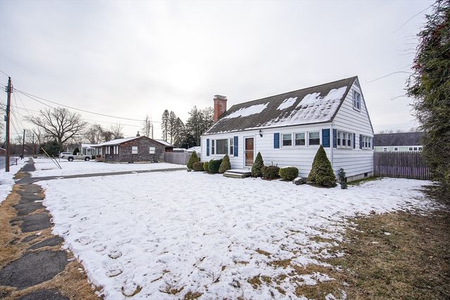 27 Campbell Dr, Agawam, MA 01001