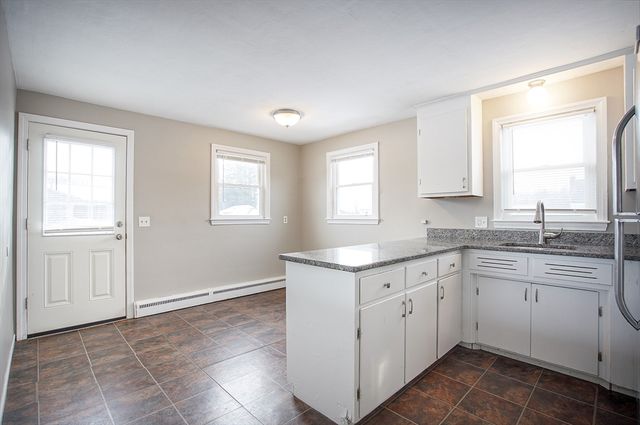 27 Campbell Dr, Agawam, MA 01001