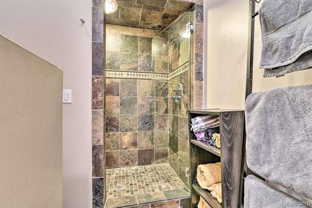 1395 Antietam 37, Detroit, MI 48207