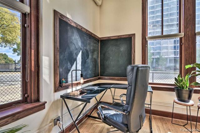 1395 Antietam 37, Detroit, MI 48207