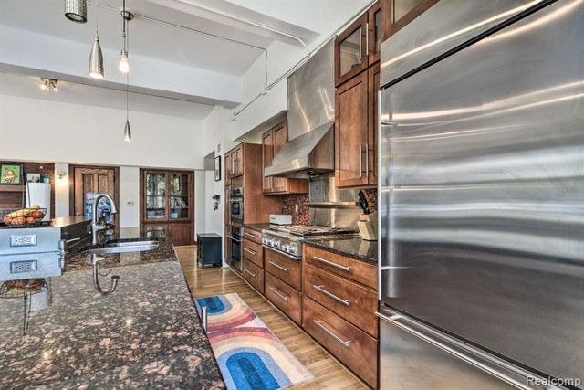 1395 Antietam 37, Detroit, MI 48207