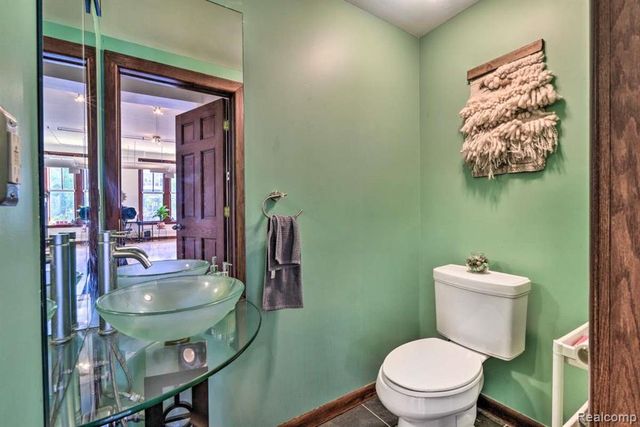 1395 Antietam 37, Detroit, MI 48207