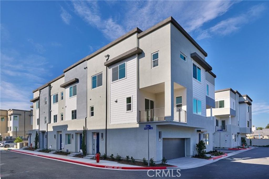 7268 Aura Circle, Huntington Beach, CA 92647