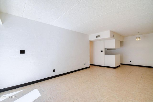 3416 N 44th Street Unit 8, Phoenix, AZ 85018