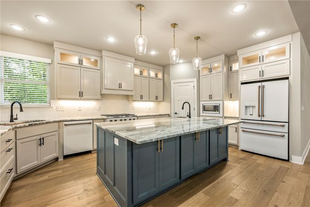 13619 Eastgate Drive, Rogers, AR 72756