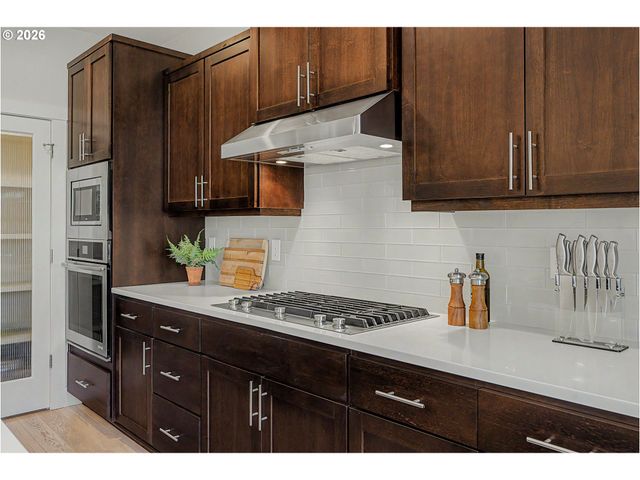 9621 Sw 48TH Ave, Portland, OR 97219