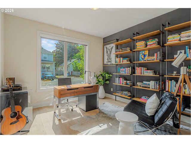 9621 Sw 48TH Ave, Portland, OR 97219