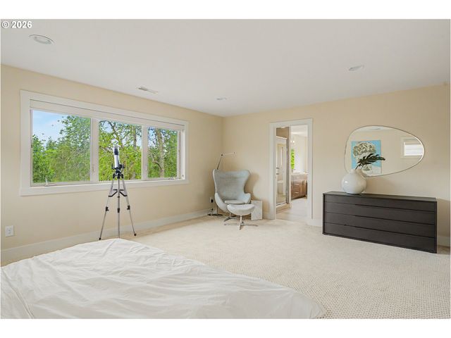 9621 Sw 48TH Ave, Portland, OR 97219