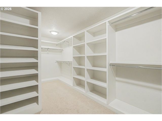 9621 Sw 48TH Ave, Portland, OR 97219