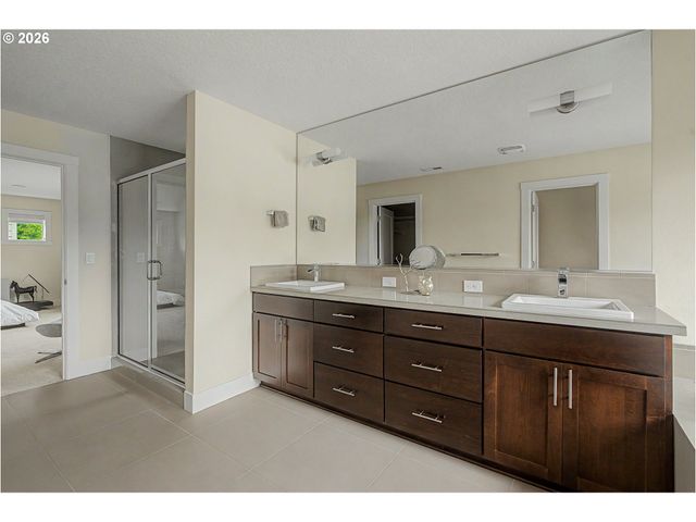 9621 Sw 48TH Ave, Portland, OR 97219