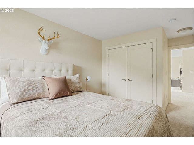 9621 Sw 48TH Ave, Portland, OR 97219