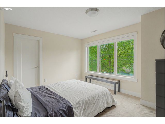 9621 Sw 48TH Ave, Portland, OR 97219