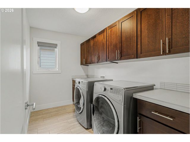 9621 Sw 48TH Ave, Portland, OR 97219